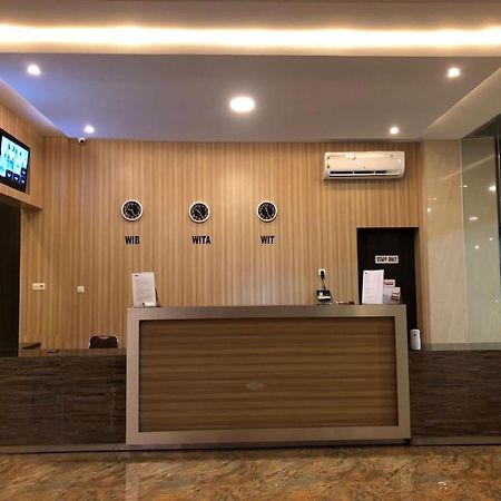 Kirei Hotel Bantaeng Esterno foto