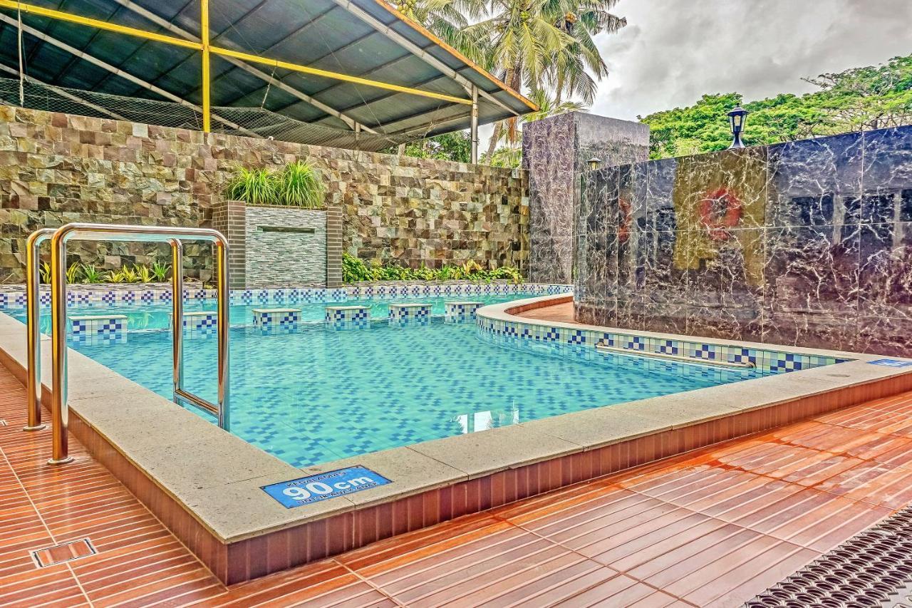 Kirei Hotel Bantaeng Esterno foto