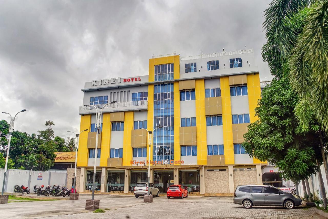 Kirei Hotel Bantaeng Esterno foto