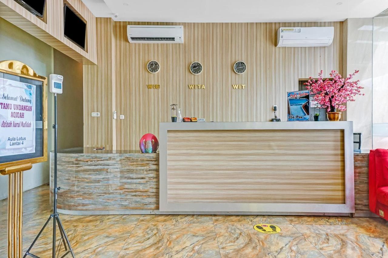 Kirei Hotel Bantaeng Esterno foto