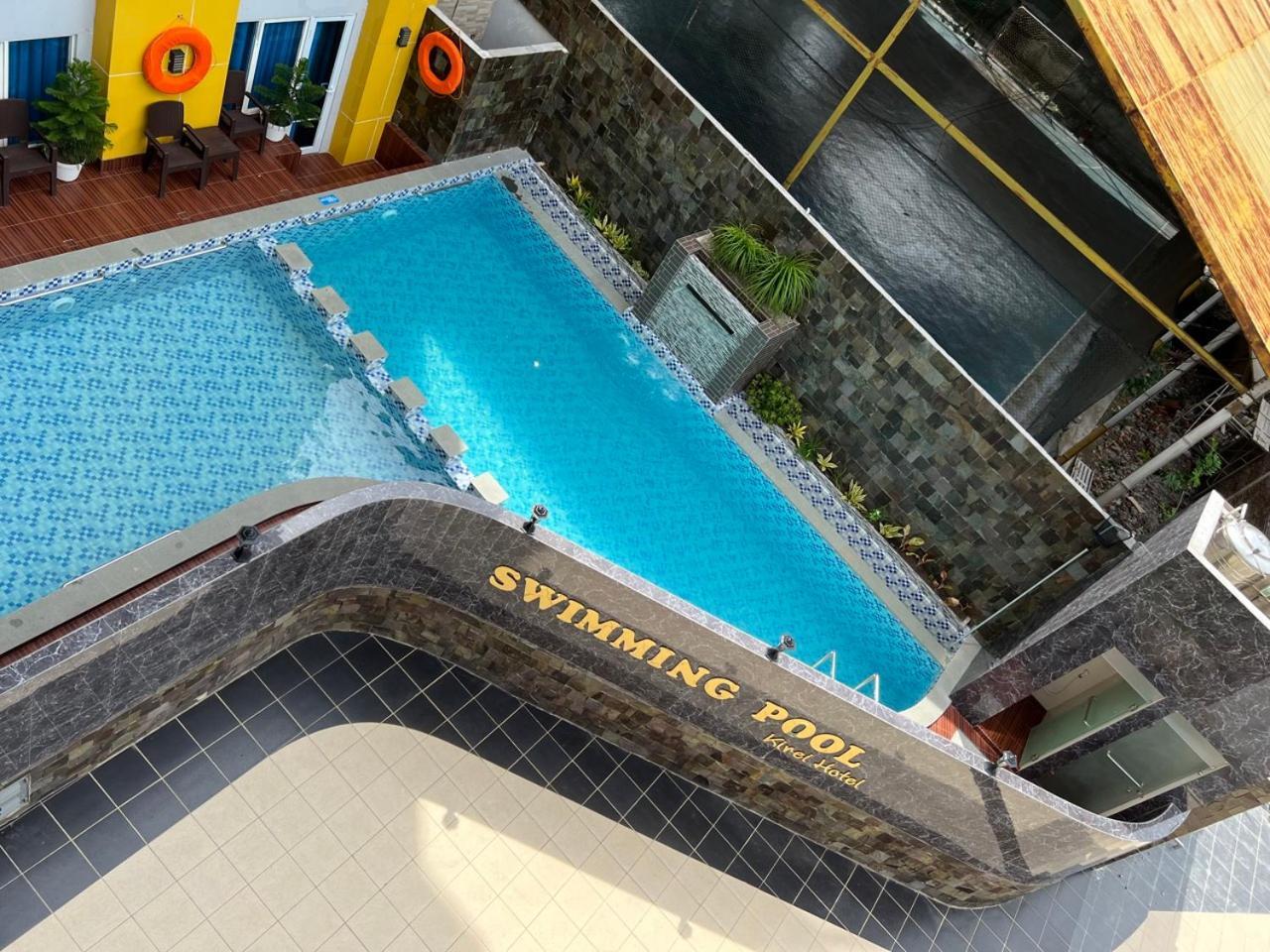 Kirei Hotel Bantaeng Esterno foto