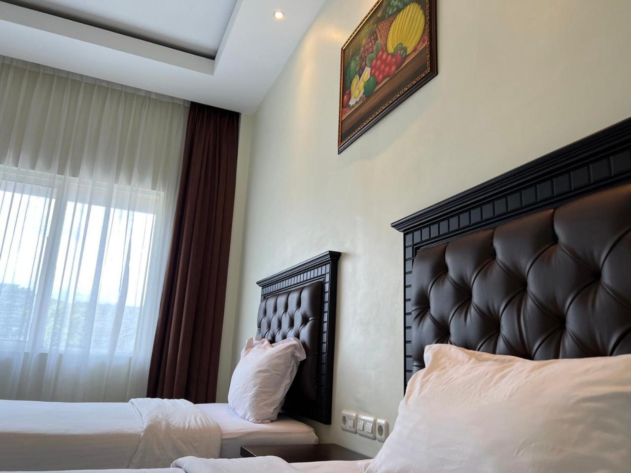 Kirei Hotel Bantaeng Esterno foto